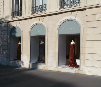 Devanture en verre feuilleté de sécurité extra-blanc pour Nina Ricci